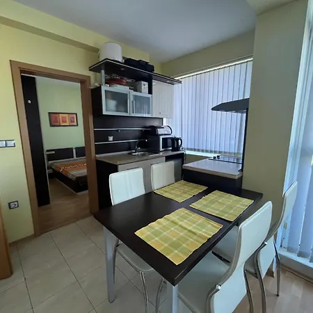 2-bedroom In Marina Club Apartment Pomorie
