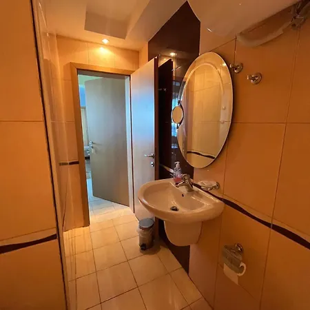 2-bedroom In Marina Club Apartment *